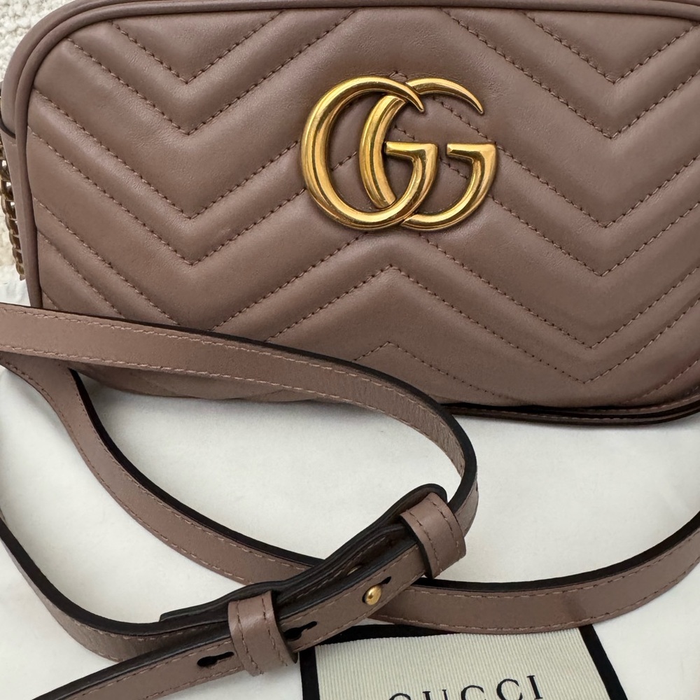 GUCCI MARMONT CAMERA BAG SMALL - Picture 2 of 15